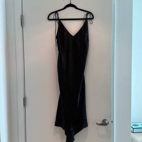 Hesper Fox Aurora Black Dress - Picture 2 of 4